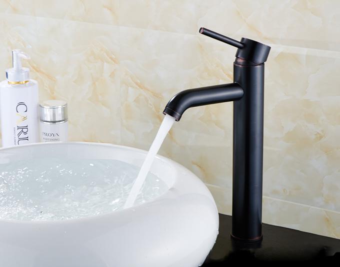 Grifos modernos del fregadero del golpecito/del cuarto de baño de mezclador del lavabo que levantan el tipo
