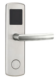 Cerradura de puerta electrónica de hotel con llave abierta
