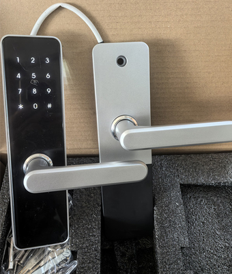 Cerradura de puertas inteligentes de huellas dactilares Bluetooth WiFi Negro / Plata Pintado para la seguridad