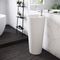 Cubiertos de baño de pedestal de cerámica blanca brillante con desbordamiento de acabado de cromo